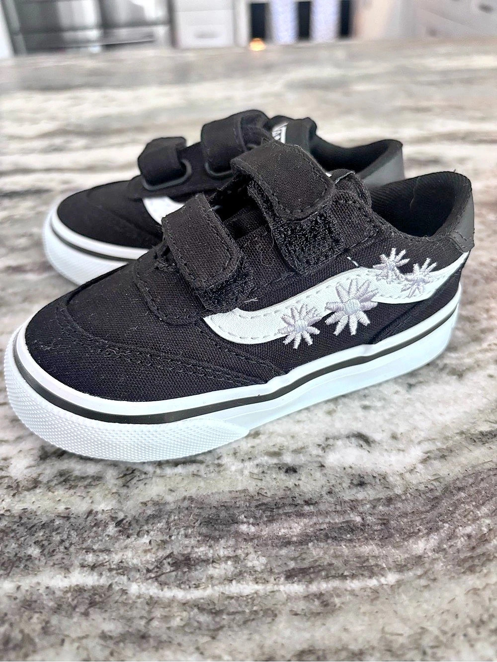 Vans Toddler Old Skool V Floral Black Sneakers Black & White